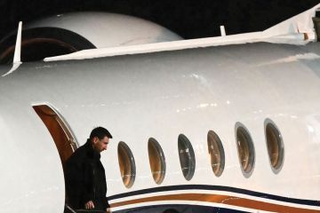 ميسي يعود إلى الأرجنتين لتوديع والده ميسي يعود إلى الأرجنتين لتوديع والده