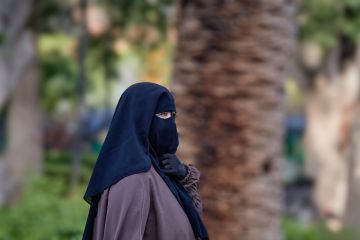 البرتغال تقر قانونا يحظر تغطية الوجه في الأماكن العامة البرتغال تقر قانونا يحظر تغطية الوجه في الأماكن العامة