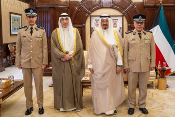 رئيس الوزراء يستقبل النائب الأول والوكيلين المساعدين بوزارة الداخلية بمناسبة تعيينهما في منصبيهما رئيس الوزراء يستقبل النائب الأول والوكيلين المساعدين بوزارة الداخلية بمناسبة تعيينهما في منصبيهما