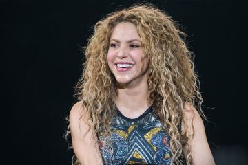 كولومبيا.. شاكيرا تتعهد ببناء 10 مدارس جديدة بعد الزلزال المدمر كولومبيا.. شاكيرا تتعهد ببناء 10 مدارس جديدة بعد الزلزال المدمر