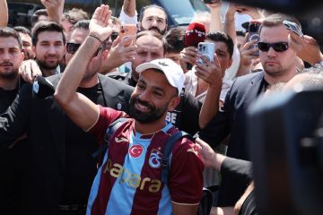 صلاح يعلن انتقاله إلى طرابزون التركي
