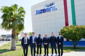 طيران الجزيرة تستقبل سفير طاجيكستان بالكويت طيران الجزيرة تستقبل سفير طاجيكستان بالكويت