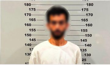 ضبط المتهم الهارب في قضية مساعدة شخص للخروج من البلاد بصورة غير مشروعة ضبط المتهم الهارب في قضية مساعدة شخص للخروج من البلاد بصورة غير مشروعة