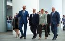 هل زار رئيس CIA موسكو لتحذيرها من استخدام النووي التكتيكي ؟