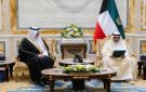 سمو الأمير يتسلم دعوة من ولي العهد السعودي لحضور منتدى مبادرة مستقبل الاستثمار