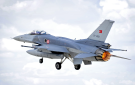 تحطم مقاتلة F-16 تركية خلال رحلة تدريبية ونجاة الطيار