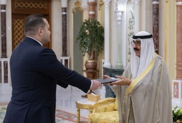 سمو أمير البلاد يتسلم أوراق اعتماد عدد من السفراء لدى دولة الكويت سمو أمير البلاد يتسلم أوراق اعتماد عدد من السفراء لدى دولة الكويت