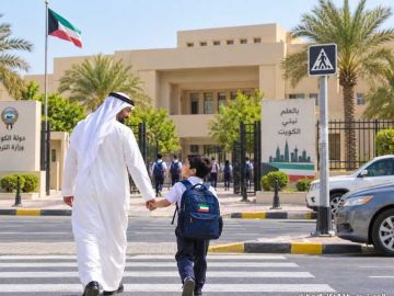  الداخلية : عدم السماح للأطفال بعبور الطرق عند المدارس إلا برفقة بالغ