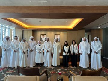 رابطة الأدباء تقدم لوزير التربية مشروع قارئ الكويت الوطني رابطة الأدباء تقدم لوزير التربية مشروع قارئ الكويت الوطني