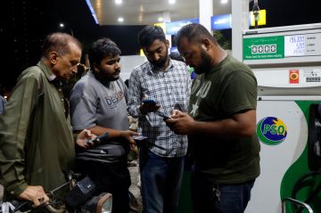 باكستان تطلق حملة تقشفية لخفض استهلاك الوقود والإنفاق الحكومي باكستان تطلق حملة تقشفية لخفض استهلاك الوقود والإنفاق الحكومي