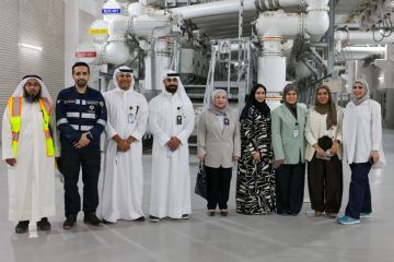 الكهرباء تستضيف وفدا من هيئة الربط الكهربائي الخليجي في محطة الوفرة الكهرباء تستضيف وفدا من هيئة الربط الكهربائي الخليجي في محطة الوفرة