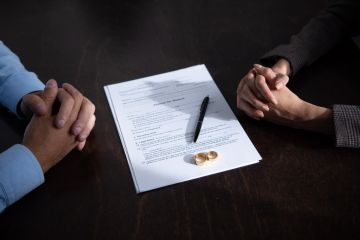 طلاق يكلف ملياردير بكوريا الجنوبية 1.9 مليار دولار طلاق يكلف ملياردير بكوريا الجنوبية 1.9 مليار دولار