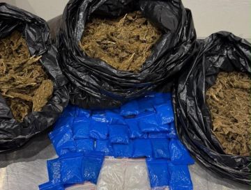 إحباط تهريب مخدرات ومؤثرات عقلية عبر T5 بمطار الكويت.. بحوزة قادم من بنغلاديش إحباط تهريب مخدرات ومؤثرات عقلية عبر T5 بمطار الكويت.. بحوزة قادم من بنغلاديش
