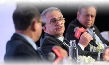 مؤسسة البترول تعرض نقل شحنات من سفينة لأخرى خارج هرمز مؤسسة البترول تعرض نقل شحنات من سفينة لأخرى خارج هرمز