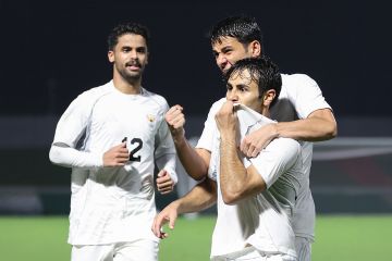 الأزرق الأولمبي يتعادل مع فيتنام 1-1 في مستهل مشواره في دورة الألعاب الآسيوية الأزرق الأولمبي يتعادل مع فيتنام 1-1 في مستهل مشواره في دورة الألعاب الآسيوية