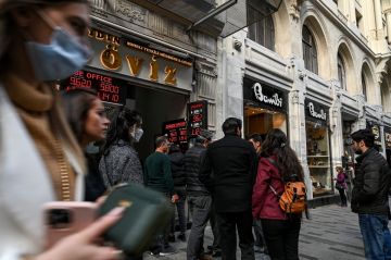 ثلاثة قتلى جراء إطلاق نار في منطقة سياحية بإسطنبول ثلاثة قتلى جراء إطلاق نار في منطقة سياحية بإسطنبول