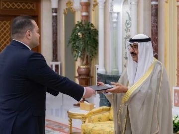 سمو الأمير يتسلم أوراق اعتماد عدد من السفراء لدى الكويت سمو الأمير يتسلم أوراق اعتماد عدد من السفراء لدى الكويت
