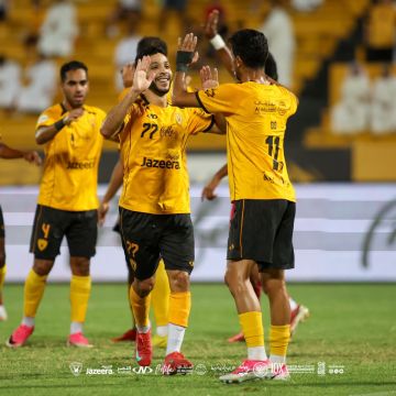 القادسية يتصدر الدوري بفوز مثير على النصر 3 - 0