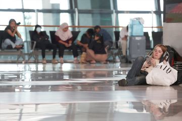 مطارات جاكرتا امتلأت بالعالقين