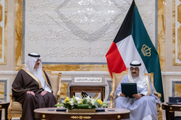 سمو أمير البلاد يتسلم دعوة خادم الحرمين الشريفين لسموه للمشاركة في القمة الخليجية-الأوروبية أكتوبر المقبل سمو أمير البلاد يتسلم دعوة خادم الحرمين الشريفين لسموه للمشاركة في القمة الخليجية-الأوروبية أكتوبر المقبل