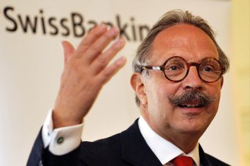 السجن عامين مع وقف التنفيذ لمصرفي سويسري بارز في قضية رشوة الرجعان السجن عامين مع وقف التنفيذ لمصرفي سويسري بارز في قضية رشوة الرجعان