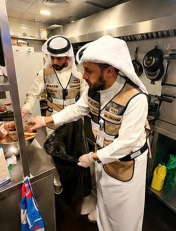 الغذاء والتغذية تضبط وتتلف أغذية مغشوشة ومجهولة المصدر في مبارك الكبير الغذاء والتغذية تضبط وتتلف أغذية مغشوشة ومجهولة المصدر في مبارك الكبير
