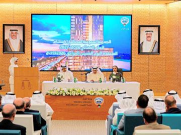 رئيس محكمة الاستئناف: بتوجيهات سامية.. نقترب من تحقيق تكويت القضاء رئيس محكمة الاستئناف: بتوجيهات سامية.. نقترب من تحقيق تكويت القضاء