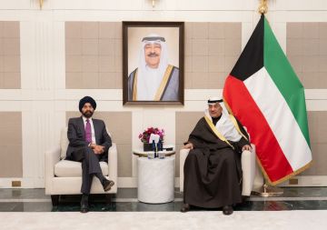 ممثل سمو أمير البلاد يستقبل رئيس مجموعة البنك الدولي والمدير التنفيذي ممثل سمو أمير البلاد يستقبل رئيس مجموعة البنك الدولي والمدير التنفيذي