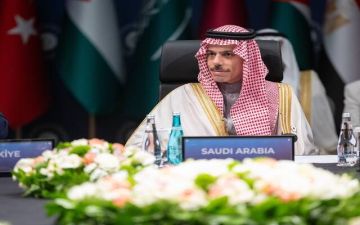 وزير الخارجية يبحث مع نظرائه في الكويت ومصر وتركيا مستجدات الأوضاع الإقليمية وزير الخارجية يبحث مع نظرائه في الكويت ومصر وتركيا مستجدات الأوضاع الإقليمية