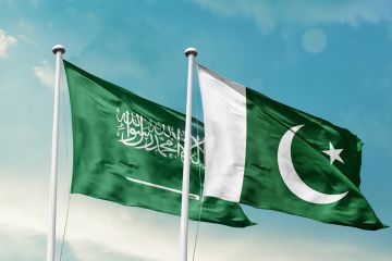 باكستان: نقف جنبا إلى جنب مع السعودية في الدفاع عن سيادتها وأمن الحرمين الشريفين باكستان: نقف جنبا إلى جنب مع السعودية في الدفاع عن سيادتها وأمن الحرمين الشريفين