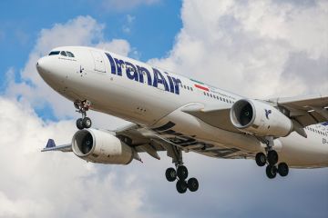 الولايات المتحدة تضع قطاع الطيران الإيراني بأكمله تحت العقوبات الولايات المتحدة تضع قطاع الطيران الإيراني بأكمله تحت العقوبات