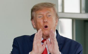 ترامب يجدد طلبه للمحكمة العليا لفرض قيود على التصويت بالبريد ترامب يجدد طلبه للمحكمة العليا لفرض قيود على التصويت بالبريد