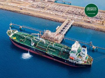 رويترز : السعودية تعيد تشغيل خط شرق غرب رويترز : السعودية تعيد تشغيل خط شرق غرب