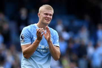 مانشستر سيتي يعتلي قمة الدوري الإنجليزي بالعلامة الكاملة بعد فوز صعب على كوفنتري سيتي مانشستر سيتي يعتلي قمة الدوري الإنجليزي بالعلامة الكاملة بعد فوز صعب على كوفنتري سيتي