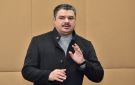 خالد المفيدي يقدم دورة عن الأداء التمثيلي