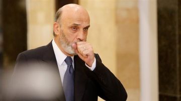 جعجع: لا خيار لدى الحزب الا أن يسلم سلاحه الى الدولة اللبنانية جعجع: لا خيار لدى الحزب الا أن يسلم سلاحه الى الدولة اللبنانية