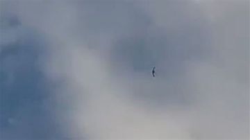 فوق يحمر الشقيف... رسائل تحريضية من محلقة فوق يحمر الشقيف... رسائل تحريضية من محلقة