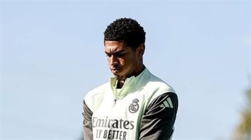 الرجل الطائر في مدريد.. صورة بيلينغهام تشعل إنستغرام