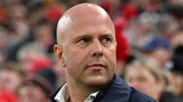 سلوت يتحدث عن أزمة ليفربول بعد الهزيمتين سلوت يتحدث عن أزمة ليفربول بعد الهزيمتين