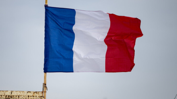 فرنسا: توقيف رجلين على خلفية سرقة مجوهرات من متحف اللوفر فرنسا: توقيف رجلين على خلفية سرقة مجوهرات من متحف اللوفر