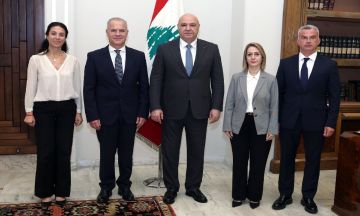 الرئيس عون يلتقي السفراء اللبنانيين الجدد قبيل انتقالهم إلى مراكزهم