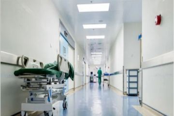 بالفيديو اعتداء على طبيبة وممرضة في هذا المستشفى بالفيديو اعتداء على طبيبة وممرضة في هذا المستشفى