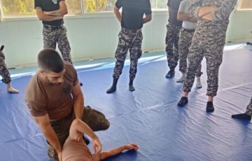 عناصر من اليونيفيل قدموا تدريبا في تقنيات التدخل الميداني لعناصر من مديرية أمن الدولة عناصر من اليونيفيل قدموا تدريبا في تقنيات التدخل الميداني لعناصر من مديرية أمن الدولة