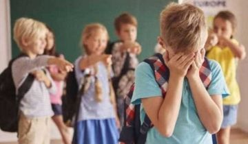 كيف ينعكس التنمر المدرسي على الجانب اللغوي؟