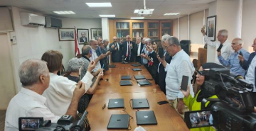 وقفة تضامنية في نقابة المحررين تنديدا بالجرائم الاسرائيلية في حق الصحافيين الفلسطينيين.. فلحه ممثلا وزير الاعلام :كشف الزيف الإسرائيلي لا يقل أهمية عن معركة إثبات الحق