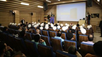 إطلاق كتاب الغناء والموسيقى الذي يتضمن بحوث الإمام الخامنئي في بيروت