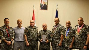 اللواء لاوندس يكرم فريق الرياضة في أمن الدولة