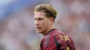 لماذا تم ابعاد دي بروين عن نابولي حتى نهاية العام؟ لماذا تم ابعاد دي بروين عن نابولي حتى نهاية العام؟