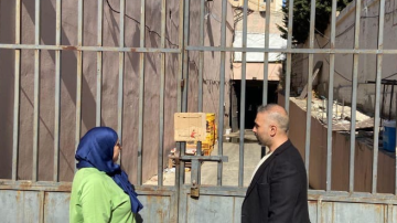 مصلحة الاقتصاد والتجارة أقفلت مستودعا لبيع الدجاج في جبل محسن بالشمع الأحمر مصلحة الاقتصاد والتجارة أقفلت مستودعا لبيع الدجاج في جبل محسن بالشمع الأحمر