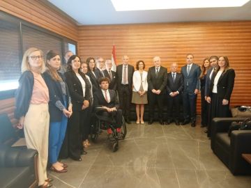 الرئيس عبود استقبل وفدا قضائيا فرنسيا بحث معه أهمية تعزيز التعاون بين القضاء اللبناني والقضاء الفرنسي الرئيس عبود استقبل وفدا قضائيا فرنسيا بحث معه أهمية تعزيز التعاون بين القضاء اللبناني والقضاء الفرنسي
